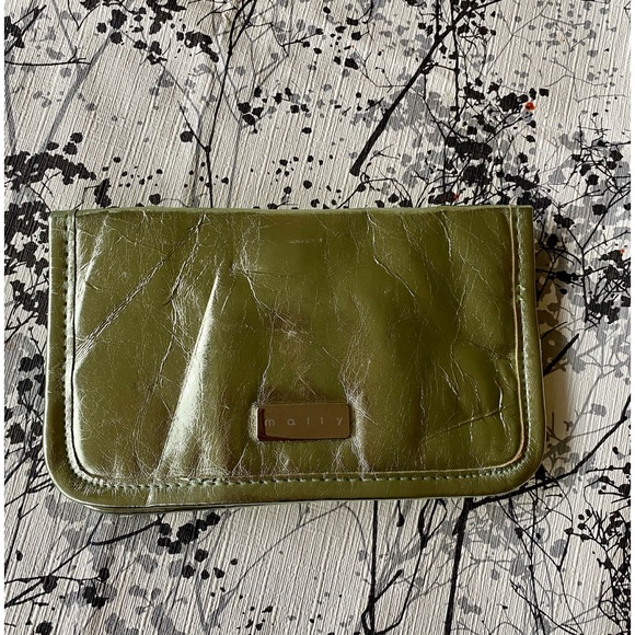 Mally Beauty 3-Piece Eyeshadow Set with Bag - Picture 8 of 8